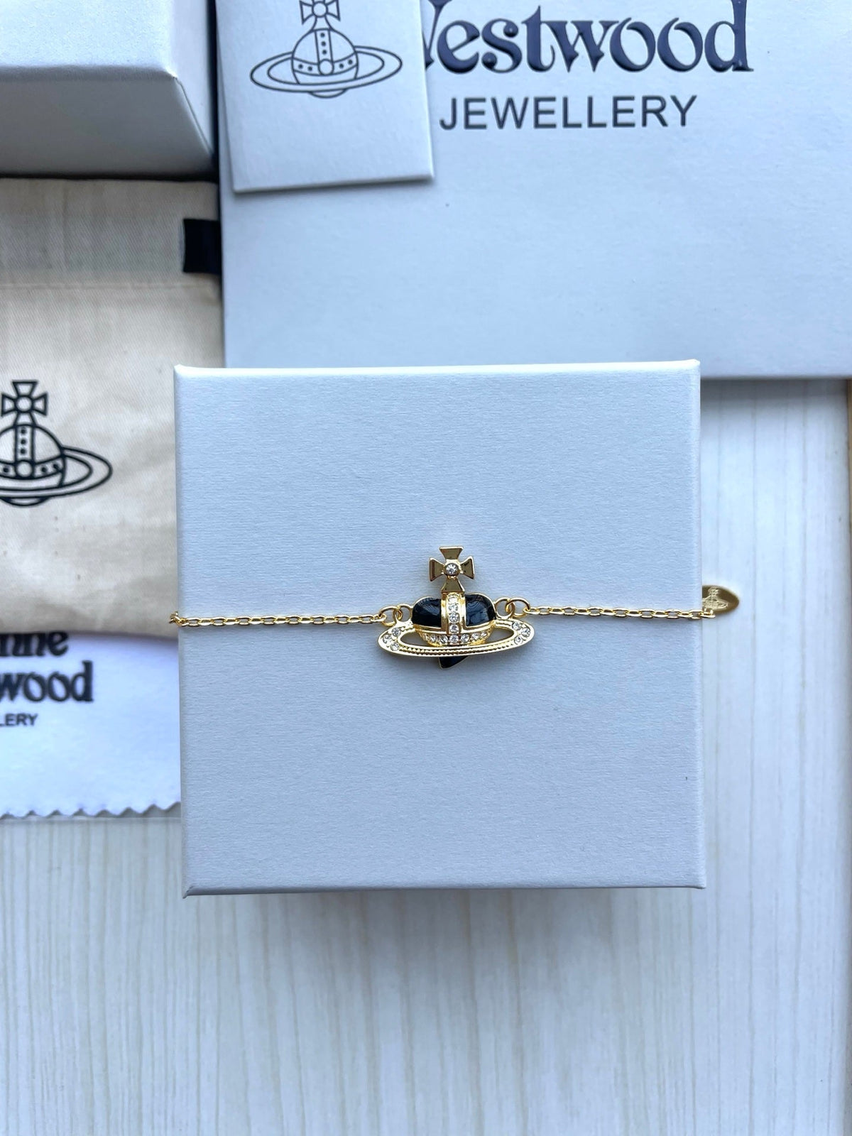 Vivienne Westwood 2026 Shell & Rhinestone Bracelet