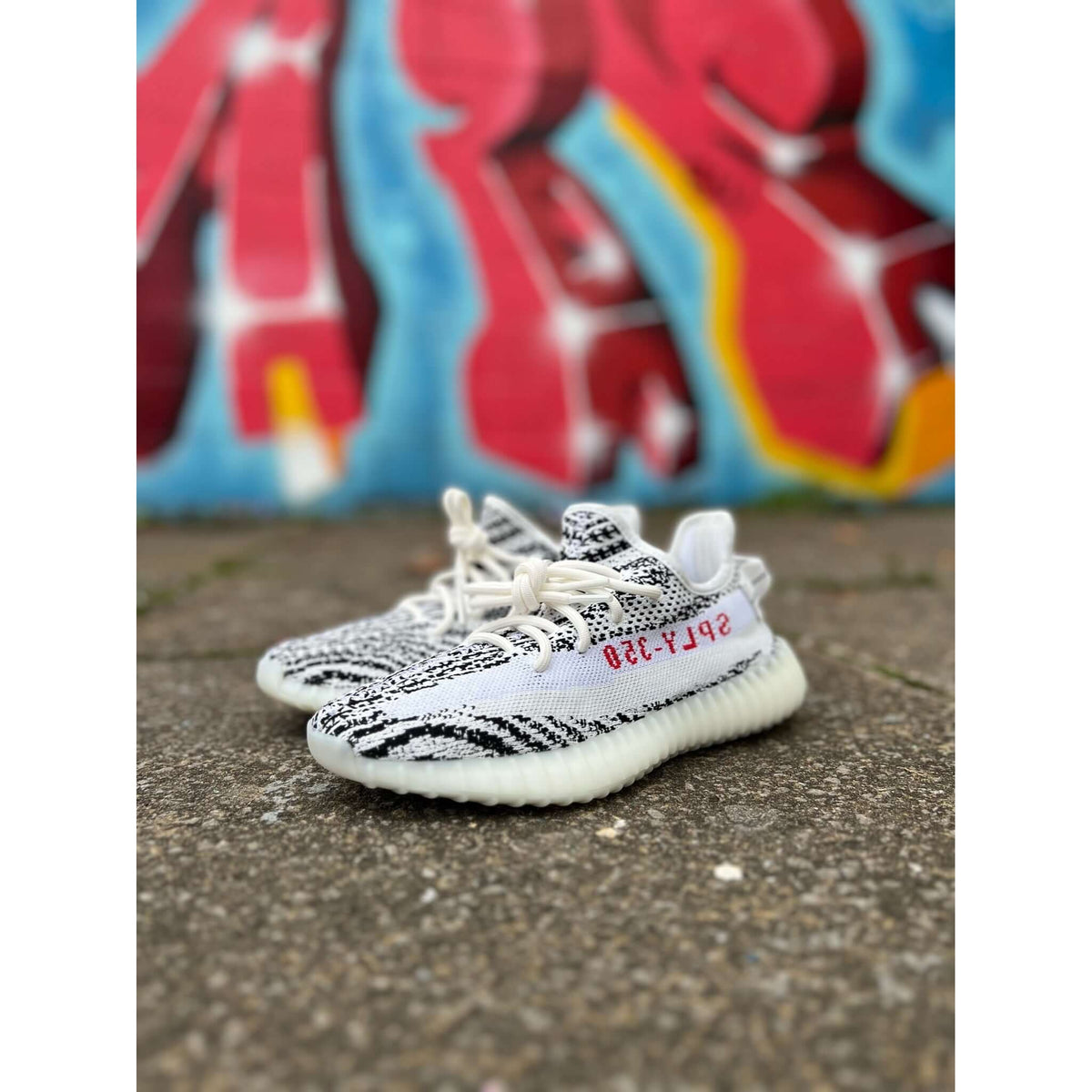 Adidas Yeezy Boost 350 V2 Zebra